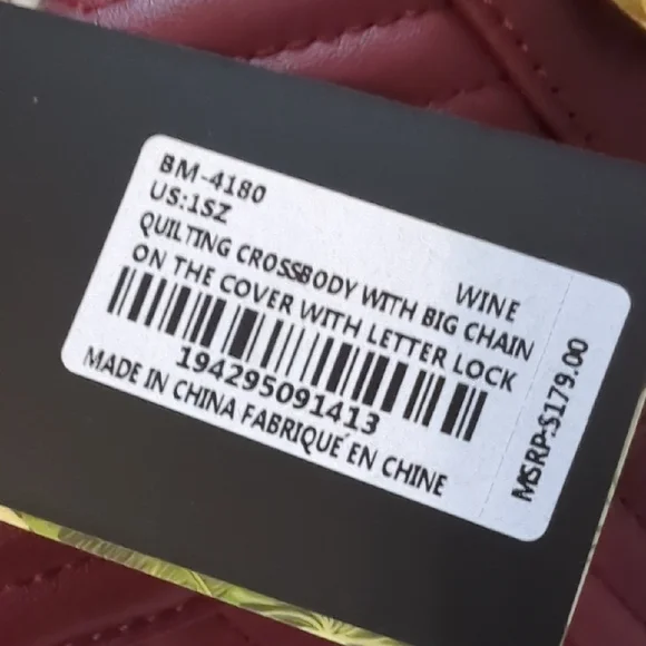 Elegant Burgundy Quilted Handbag - Picture 2 of 7